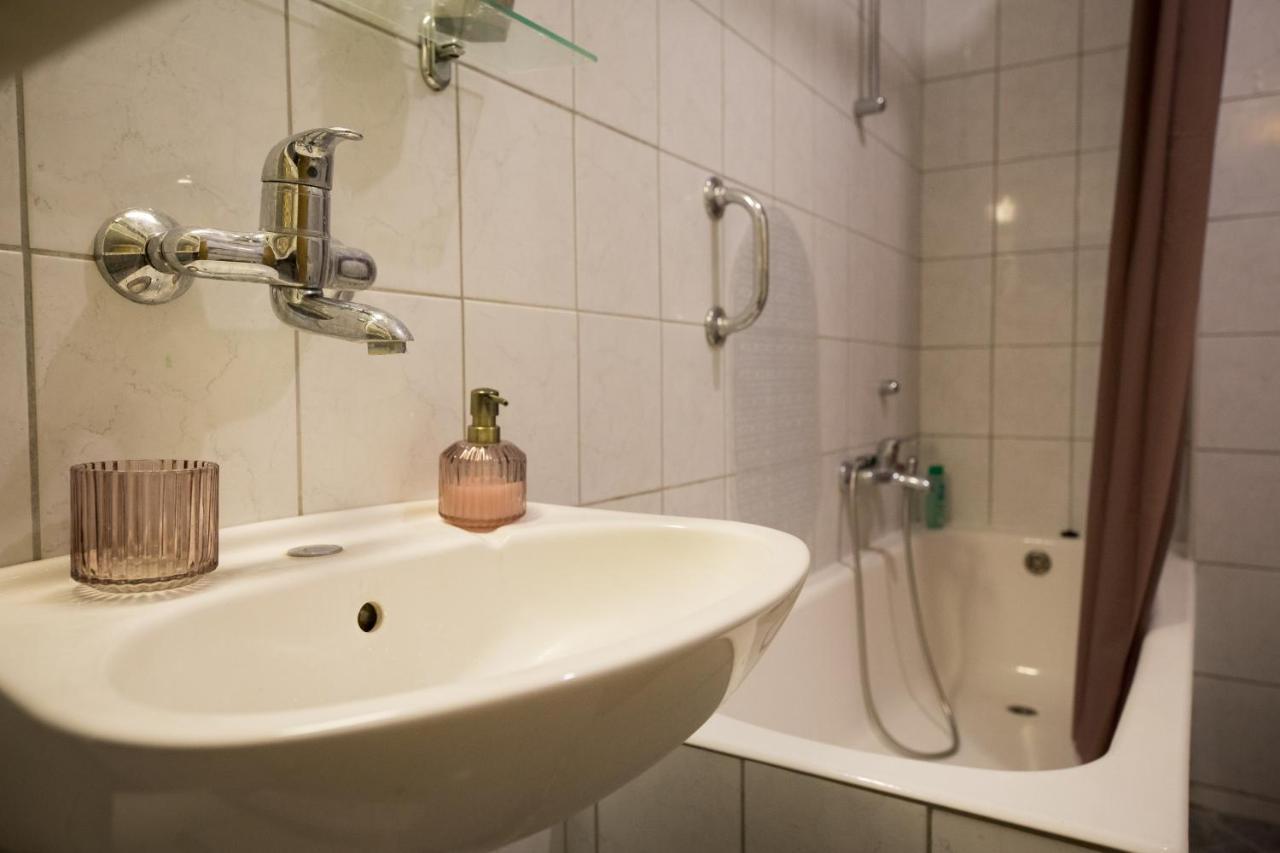 Apartman Ana Lägenhet Osijek Exteriör bild