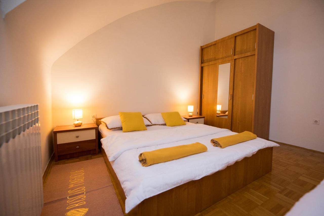 Apartman Ana Lägenhet Osijek Exteriör bild
