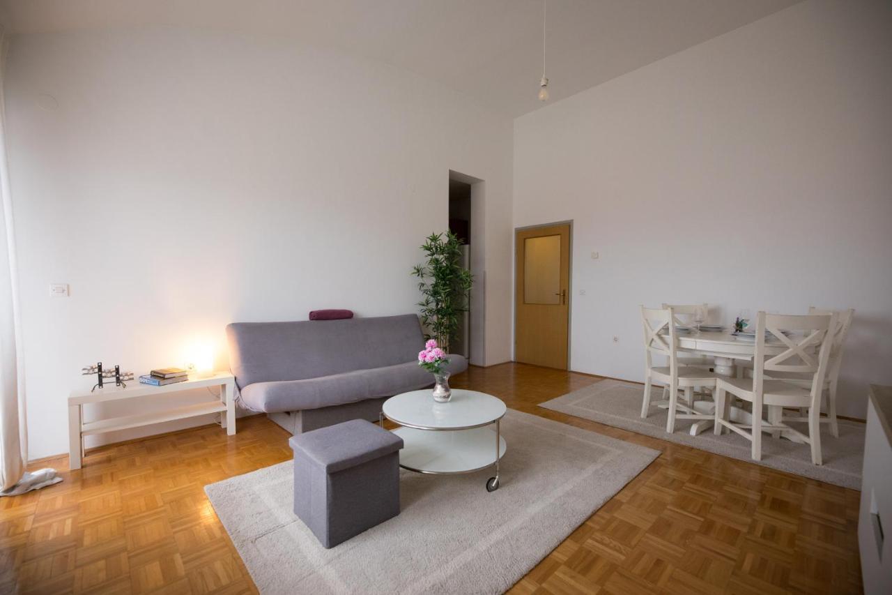 Apartman Ana Lägenhet Osijek Exteriör bild