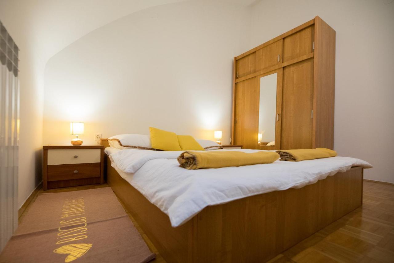 Apartman Ana Lägenhet Osijek Exteriör bild
