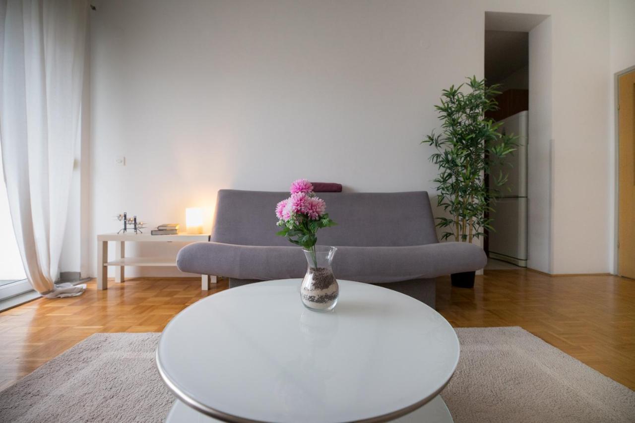 Apartman Ana Lägenhet Osijek Exteriör bild